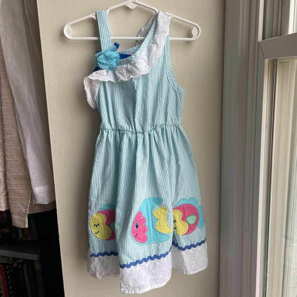 NANETTE GIRL BLUE SEERSUCKER FISH APPLIQUE ONE SHOULDER DRESS GIRLS SIZE 5